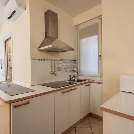 Guesthost - La Piazzetta アパート