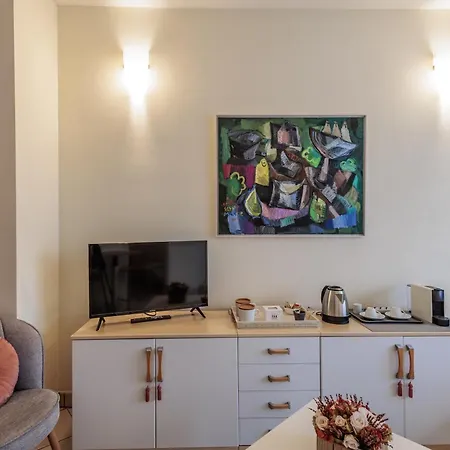 Guesthost - La Piazzetta *