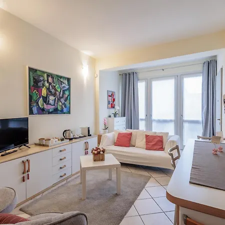 Guesthost - La Piazzetta *