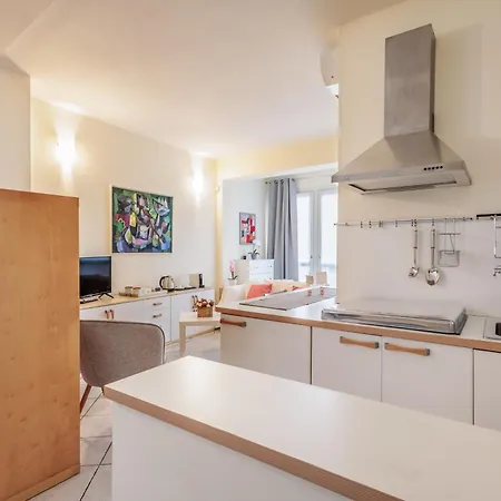 Guesthost - La Piazzetta アパート *