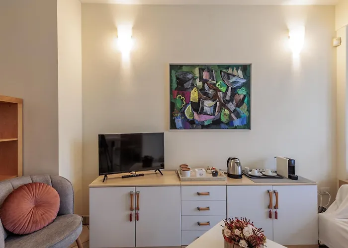 Guesthost - La Piazzetta *