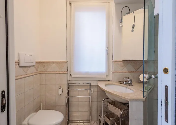 Guesthost - La Piazzetta Lägenhet *