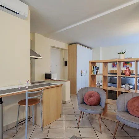 Апартаменты Guesthost - La Piazzetta Бергамо