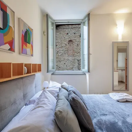 Guesthost - La Piazzetta * Бергамо