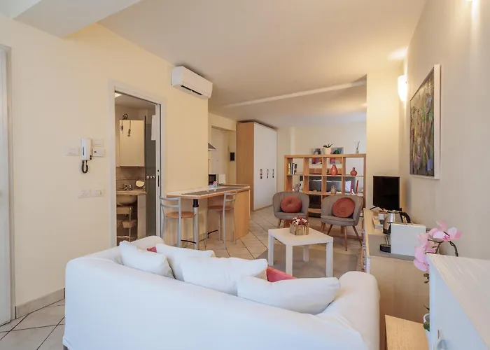 Guesthost - La Piazzetta Apartman