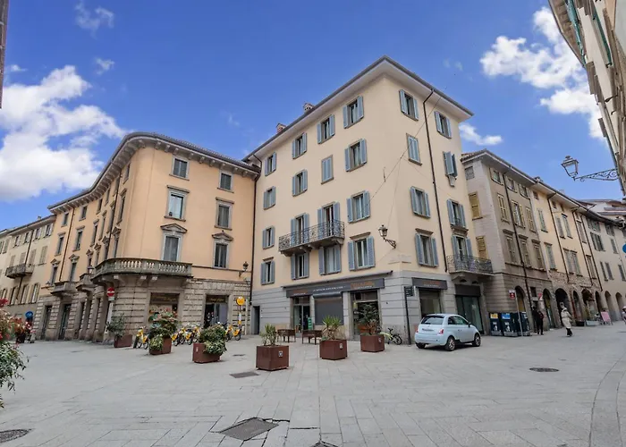 Guesthost - La Piazzetta Apartman *