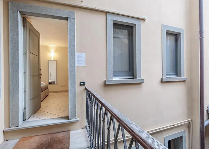 Guesthost - La Piazzetta Apartman